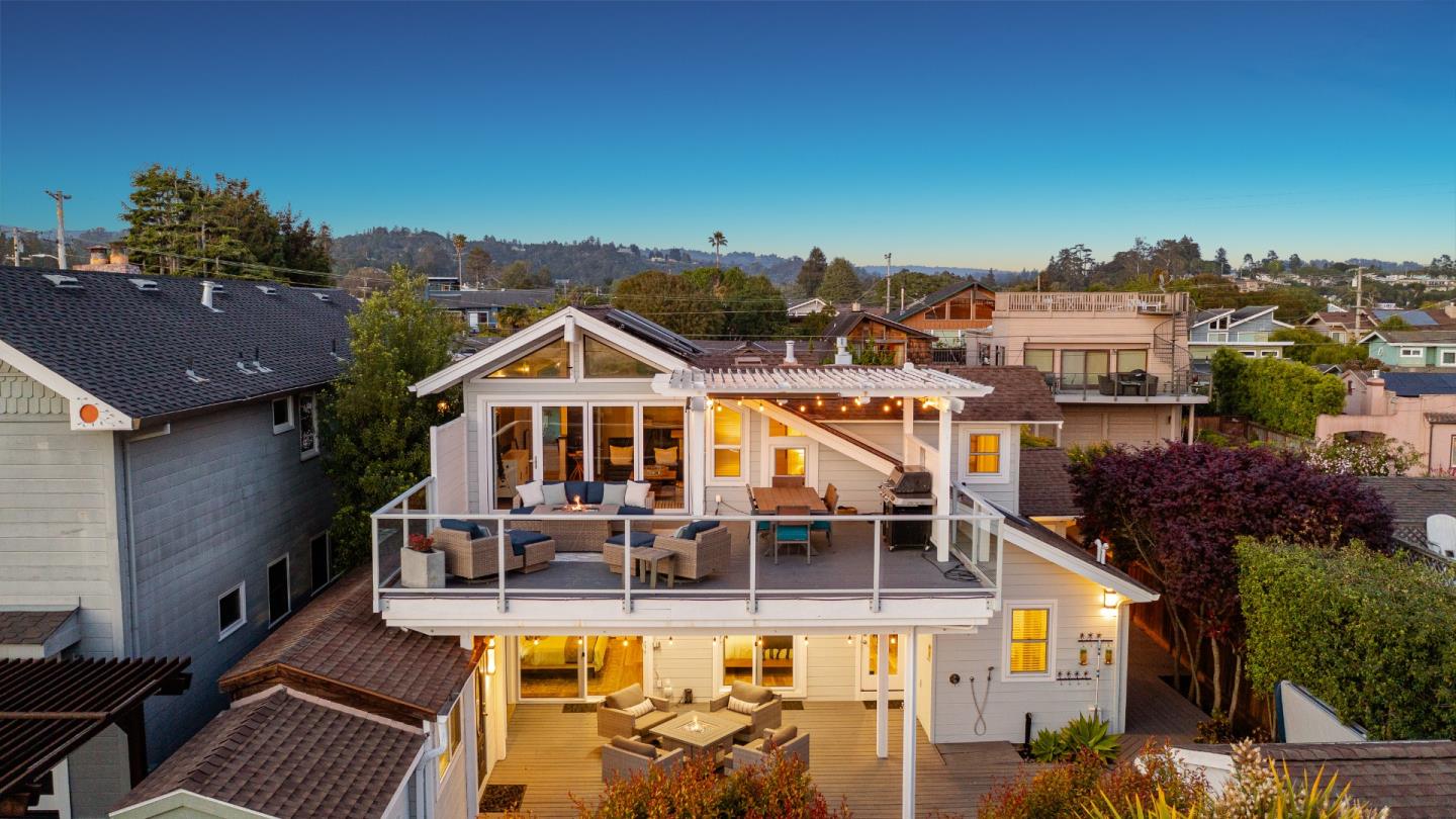 129 Santa Cruz AVE