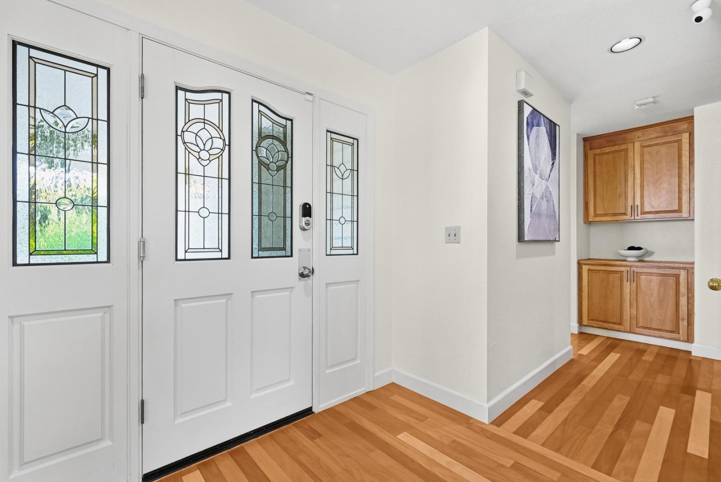 635 Tami WAY - Living area