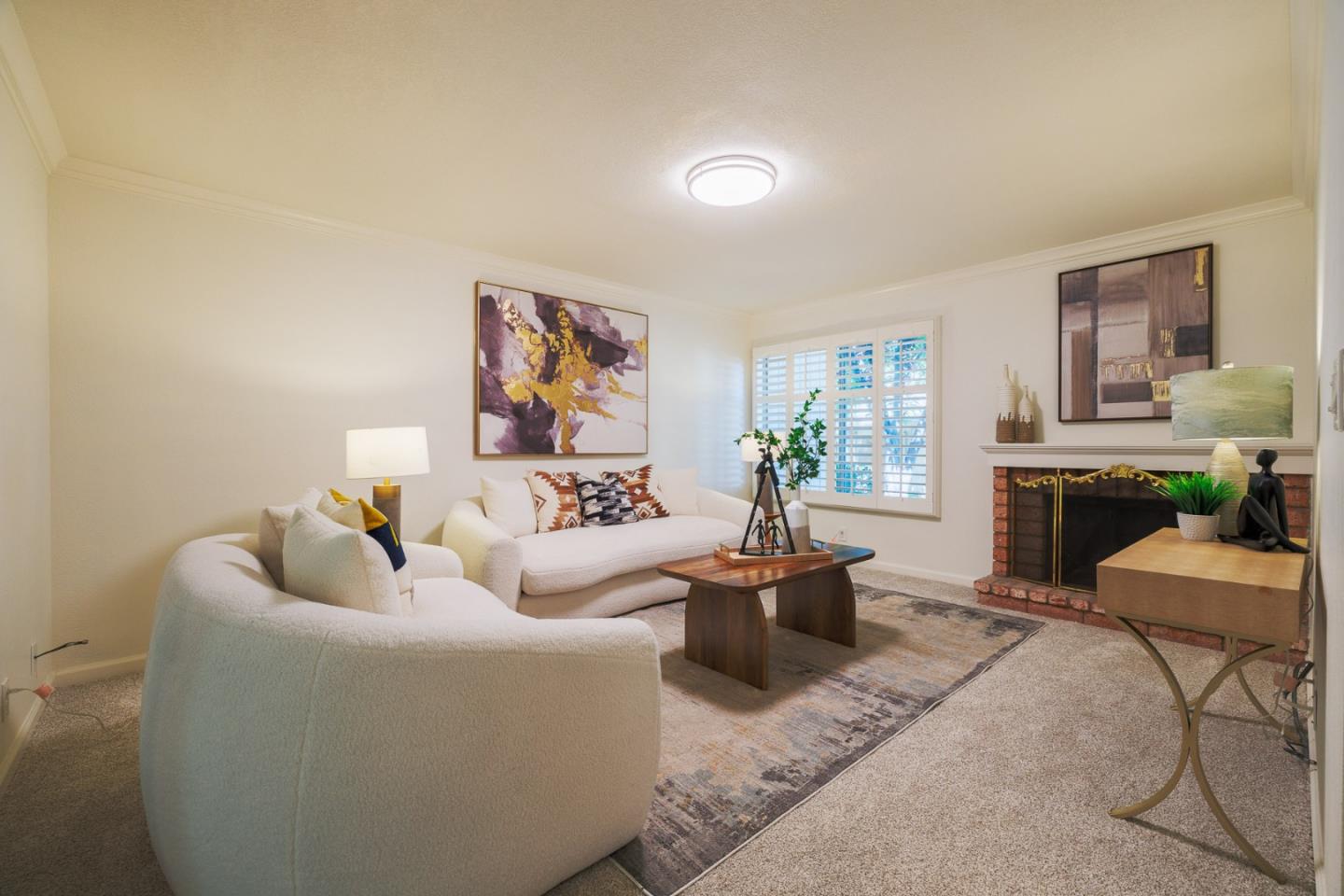 1534 Huddersfield CT - Living area