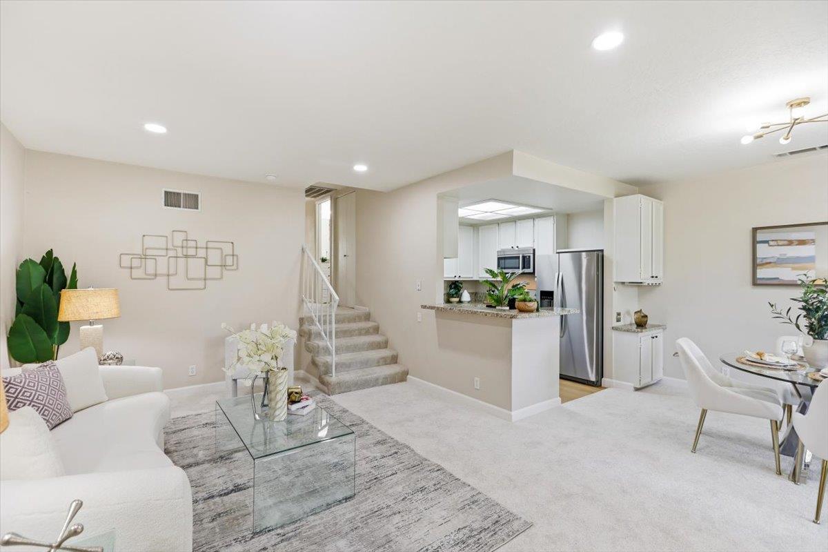 479 Costa Mesa TER B - Interior