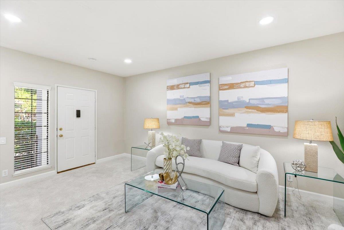 479 Costa Mesa TER B - Kitchen