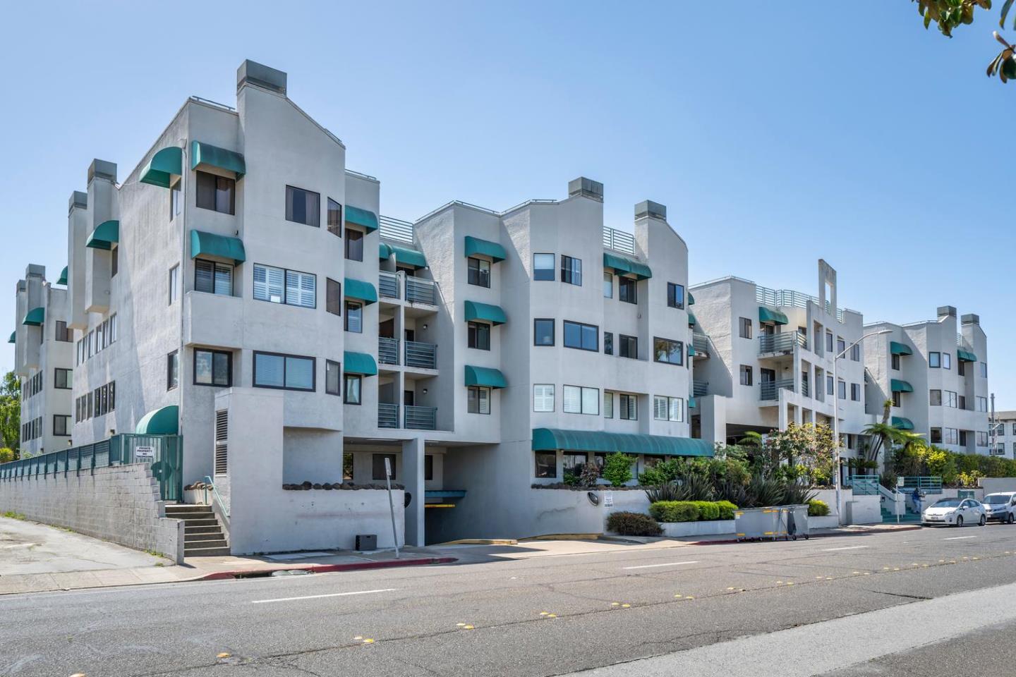 320 Peninsula AVE 215
