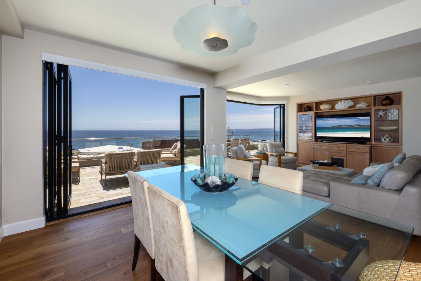 643 Beach DR - Interior