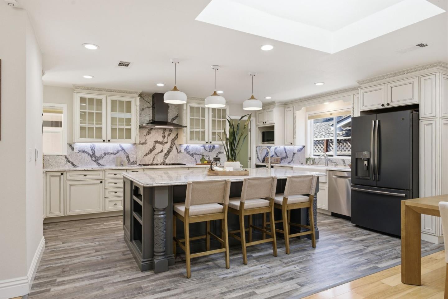 1958 Ashland WAY - Kitchen