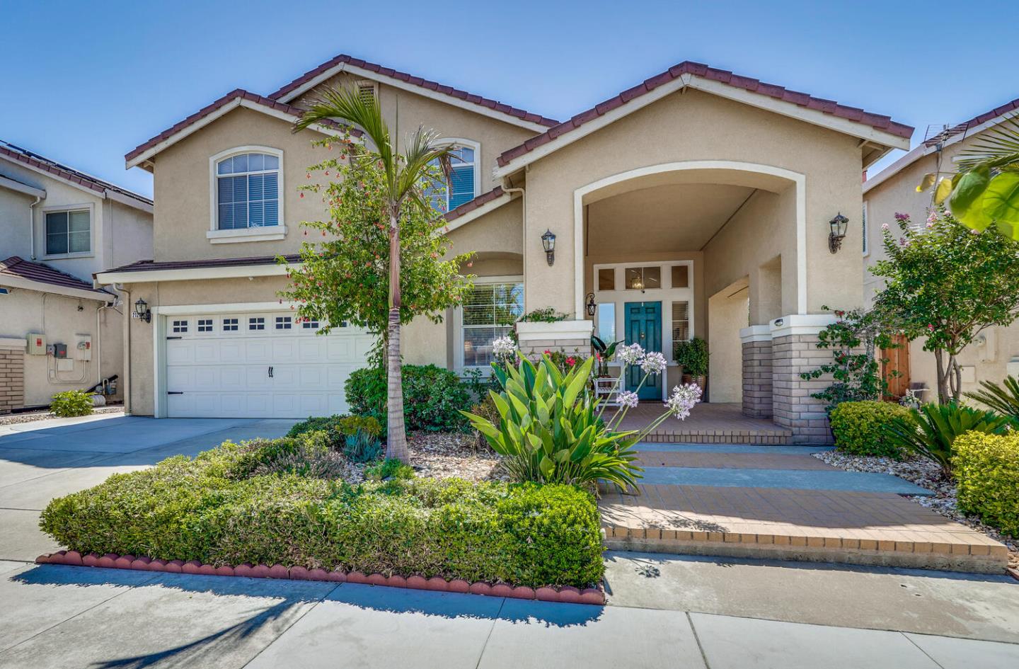2128 Commodore DR