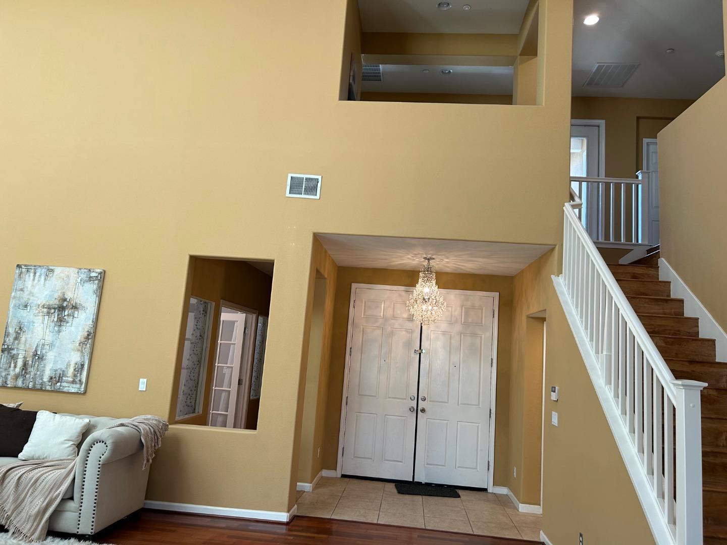 19301 Saffron DR - Living area