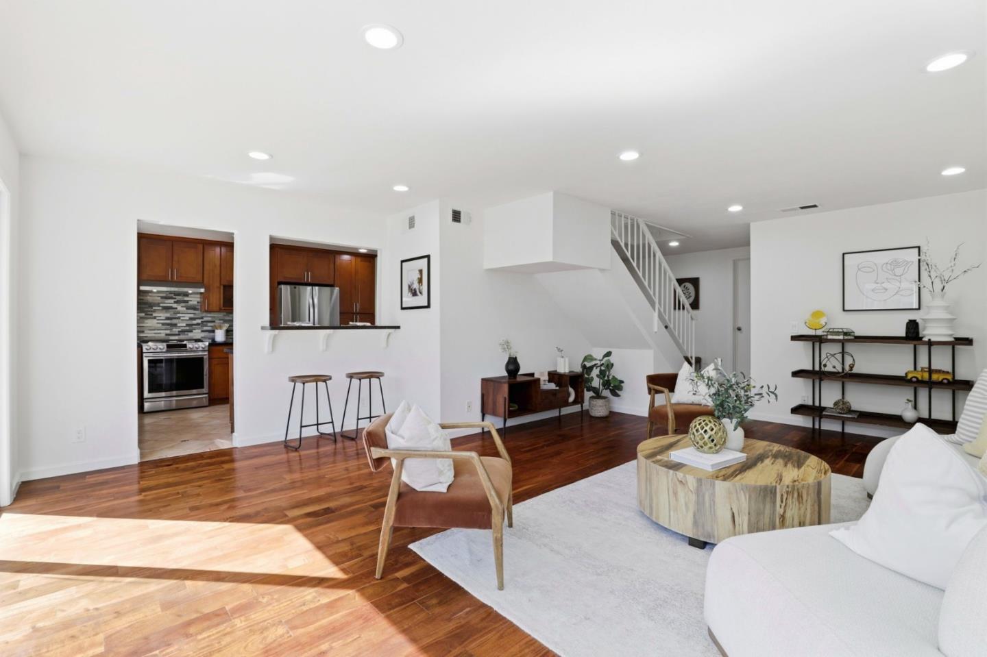 320 Pine Wood LN