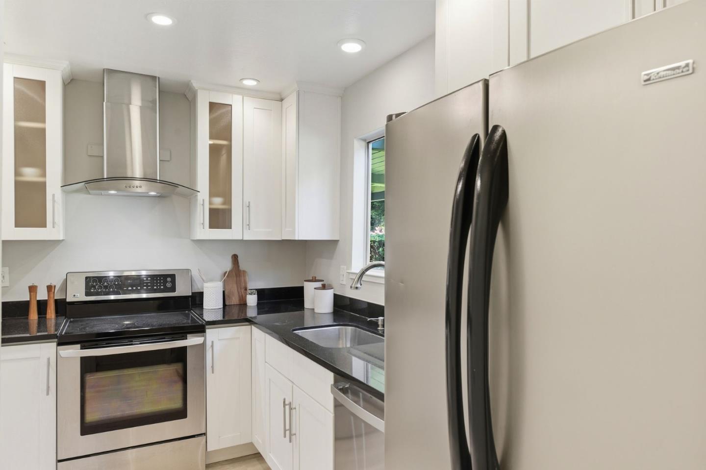 2047 Montecito AVE 2 - Bathroom