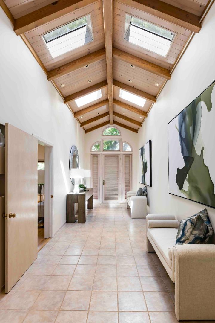 425 Claremont WAY - Interior