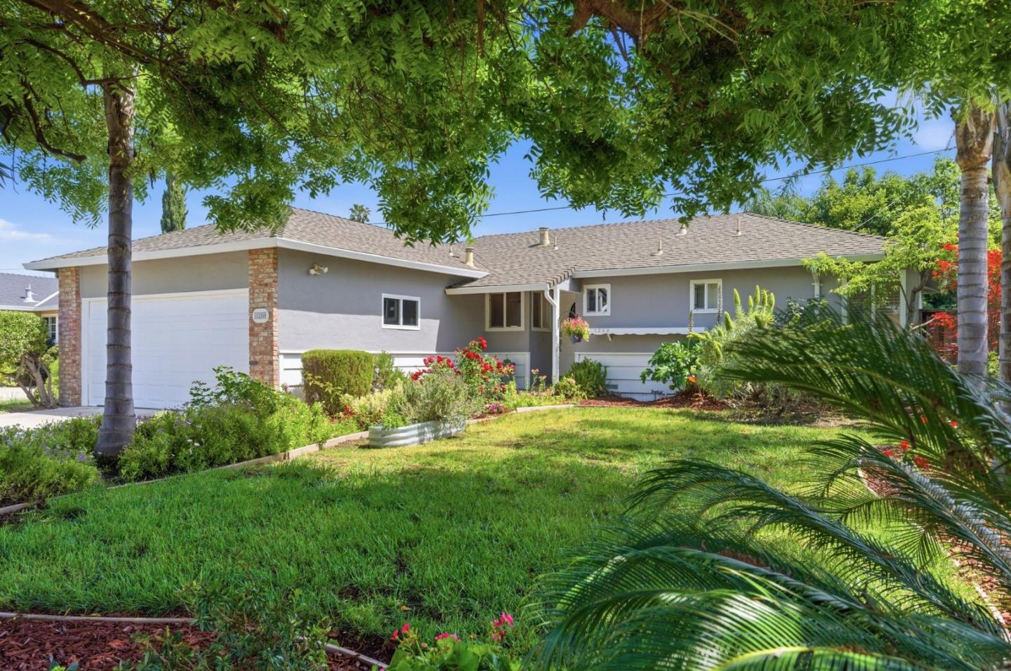 1250 Redcliff DR
