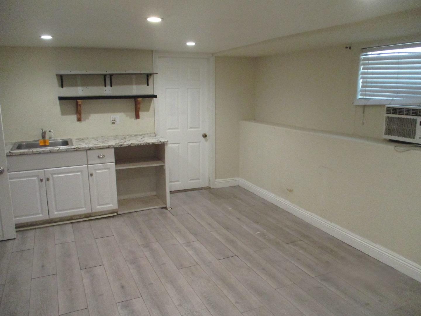 518 S Almaden AVE - Bedroom