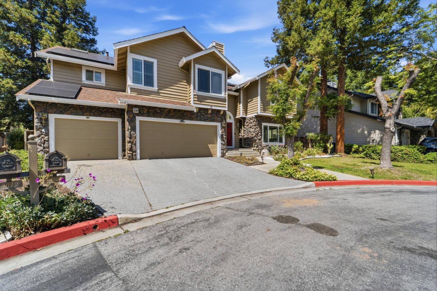 3808 Thompson Creek CT - Interior