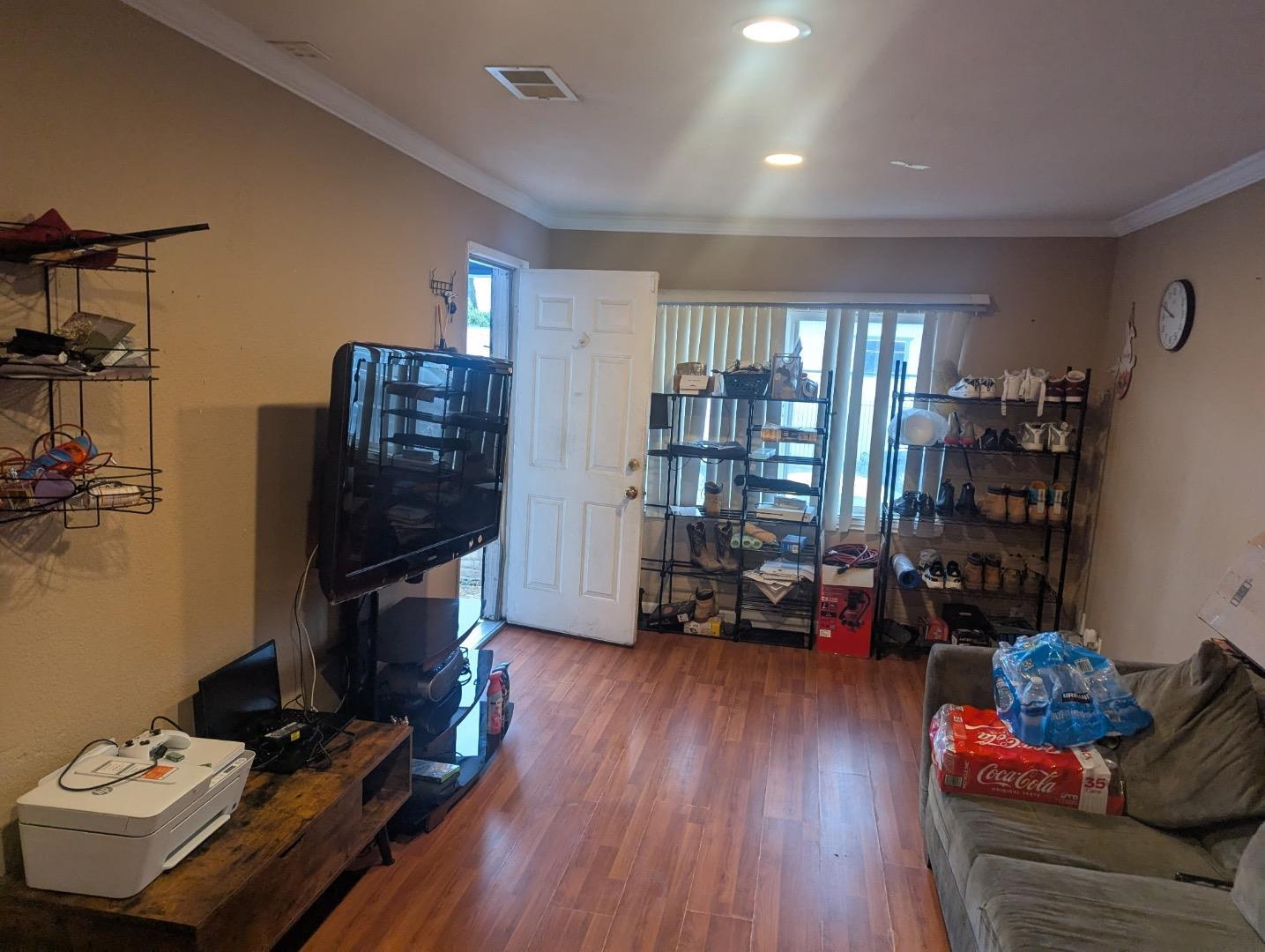 521 Santa Ana AVE - Kitchen