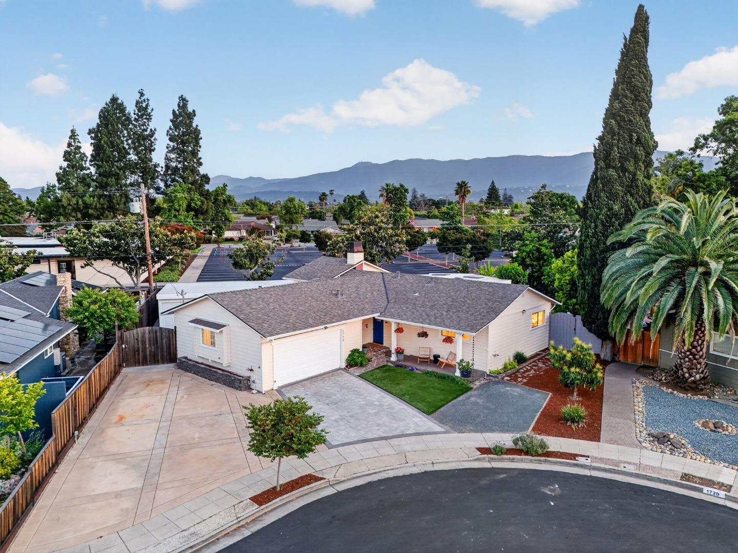 1716 Lollie CT