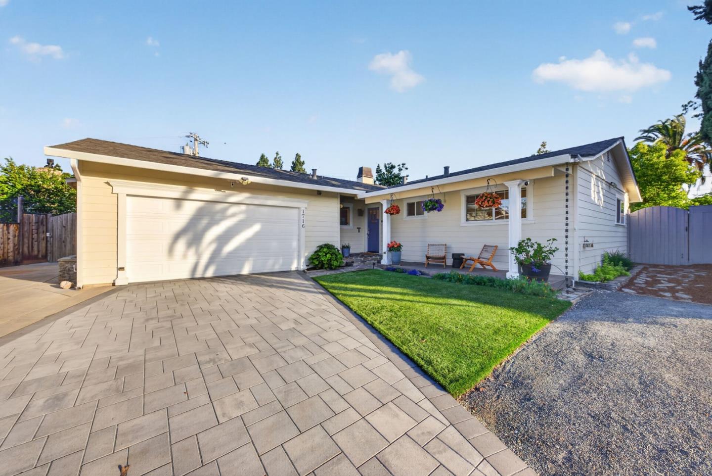 1716 Lollie CT - Interior