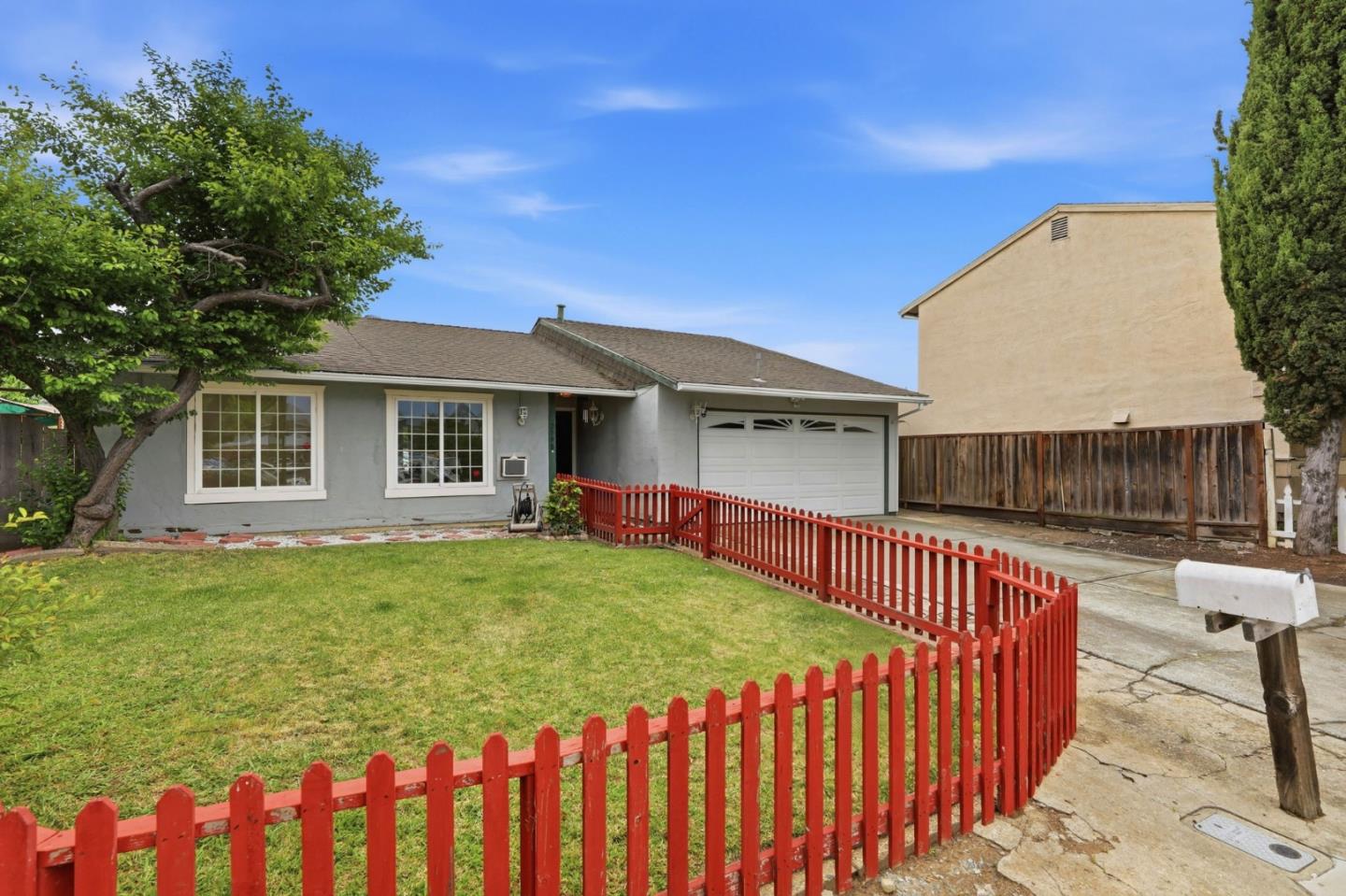 2598 Sierra Vista CT - Interior