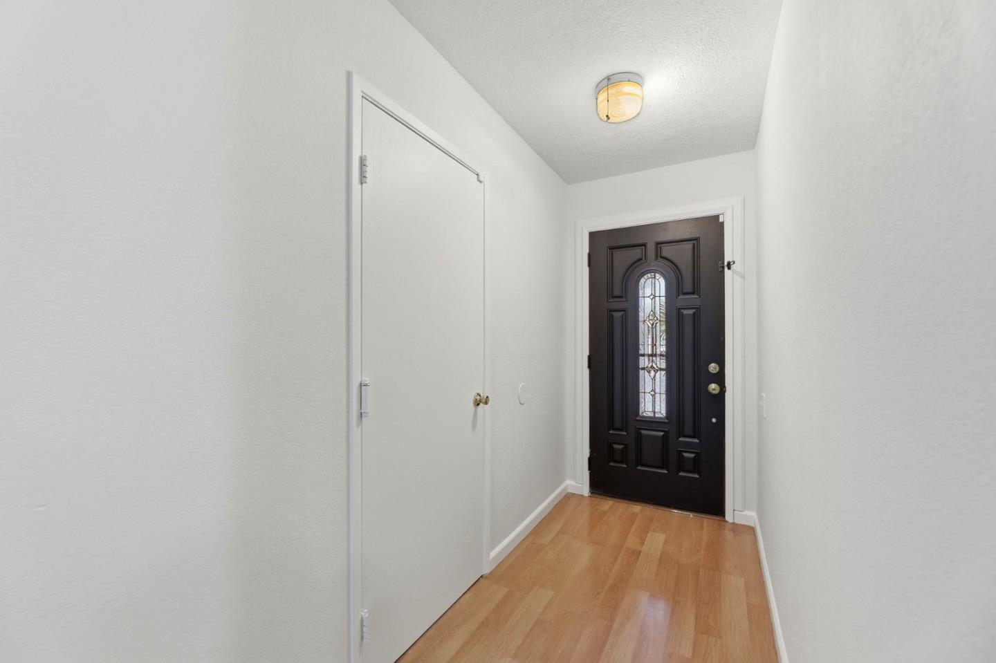 2598 Sierra Vista CT - Bathroom