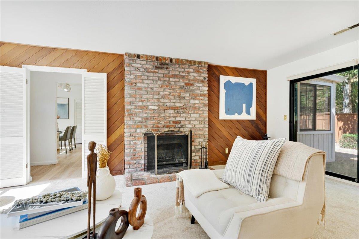 9940 Monroe AVE - Living area