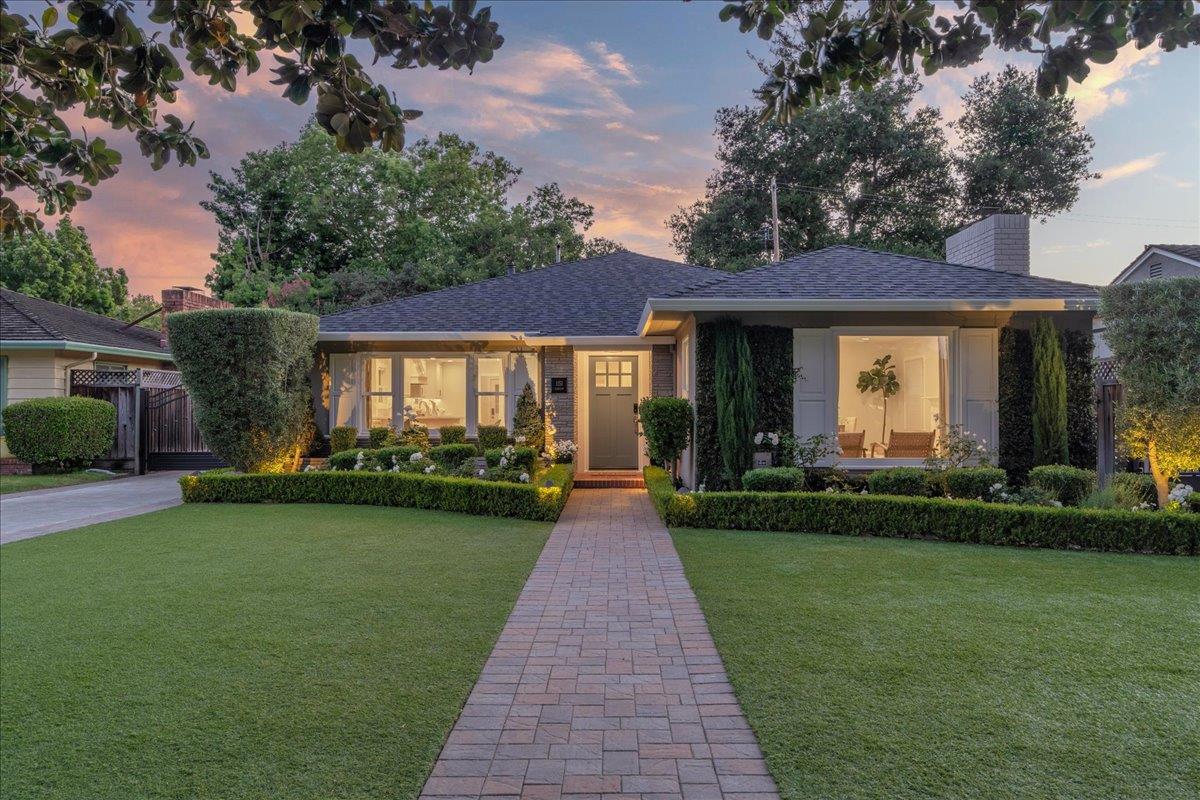 1151 Carolyn AVE