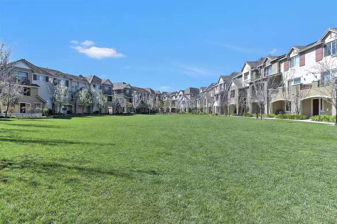 2152 Sheffield DR - Interior