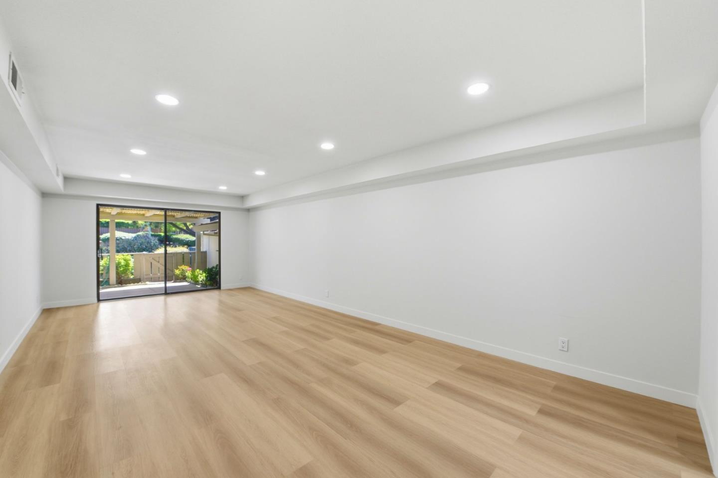 5555 Cribari CIR - Backyard