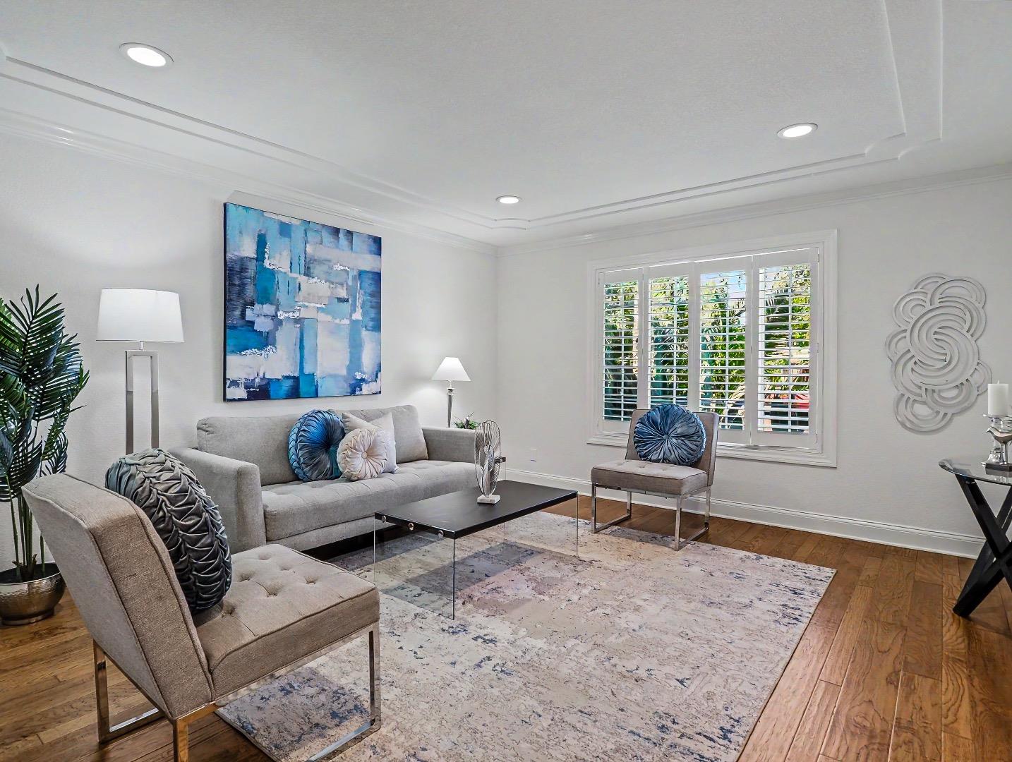 6014 Paxton CT - Living area