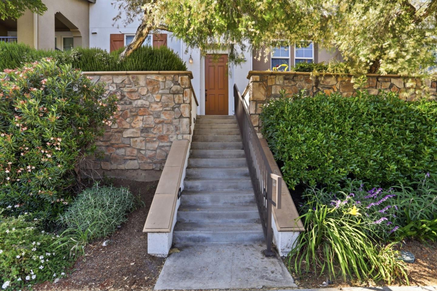 1637 Mabury RD - Interior