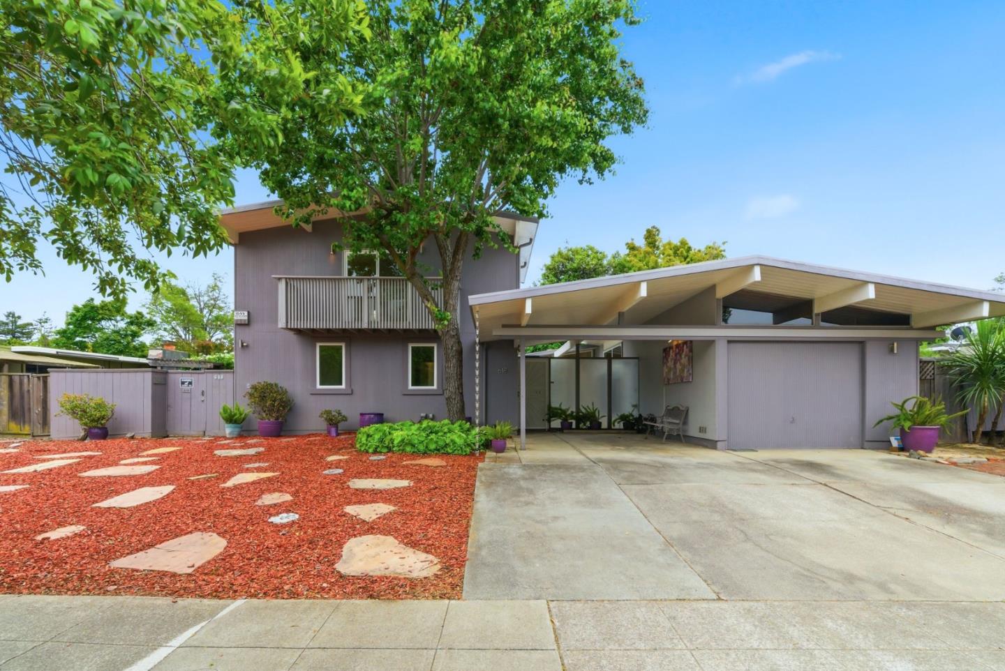 618 Sheraton DR