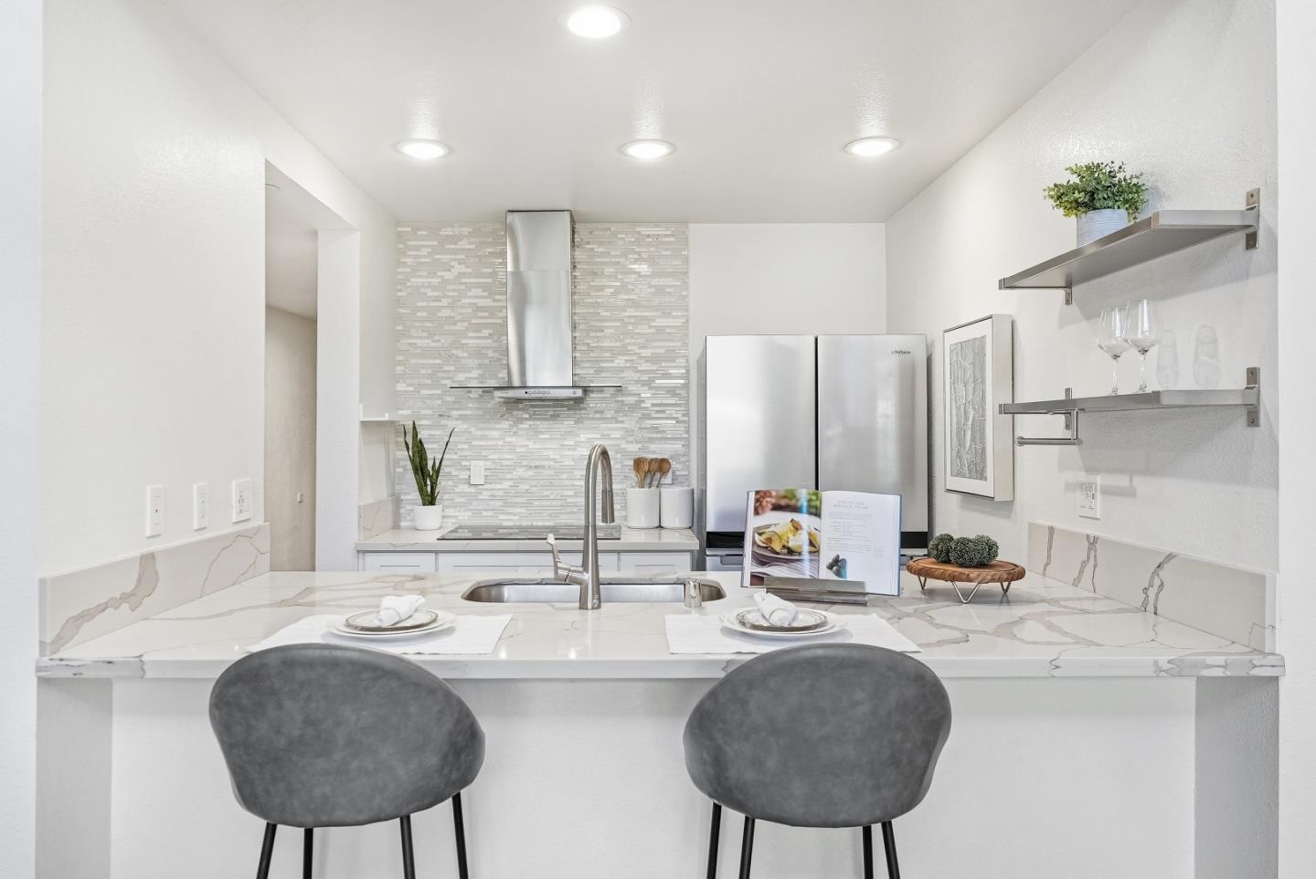 4151 El Camino WAY M - Bathroom