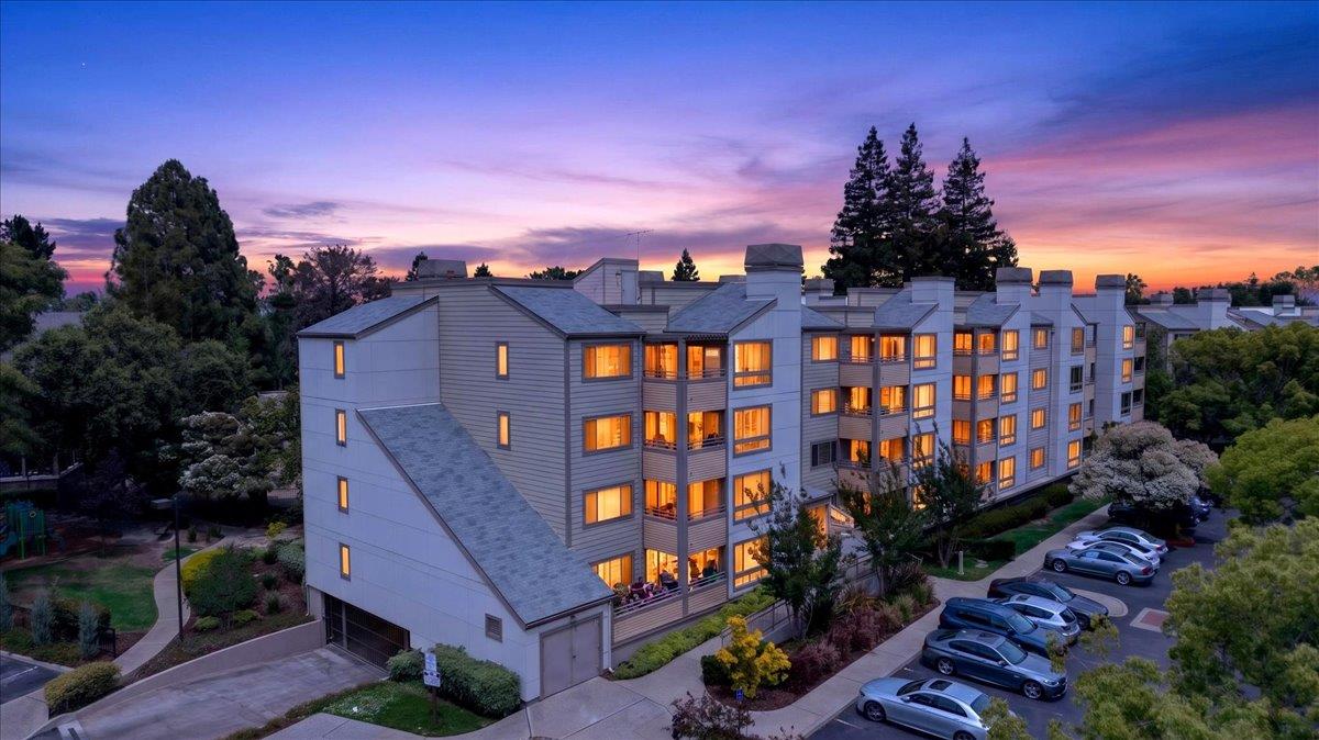 1271 Poplar 406