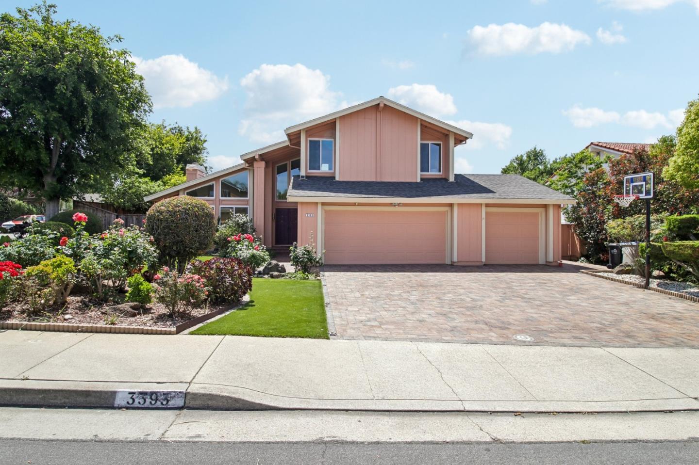 3393 Belgrove CIR