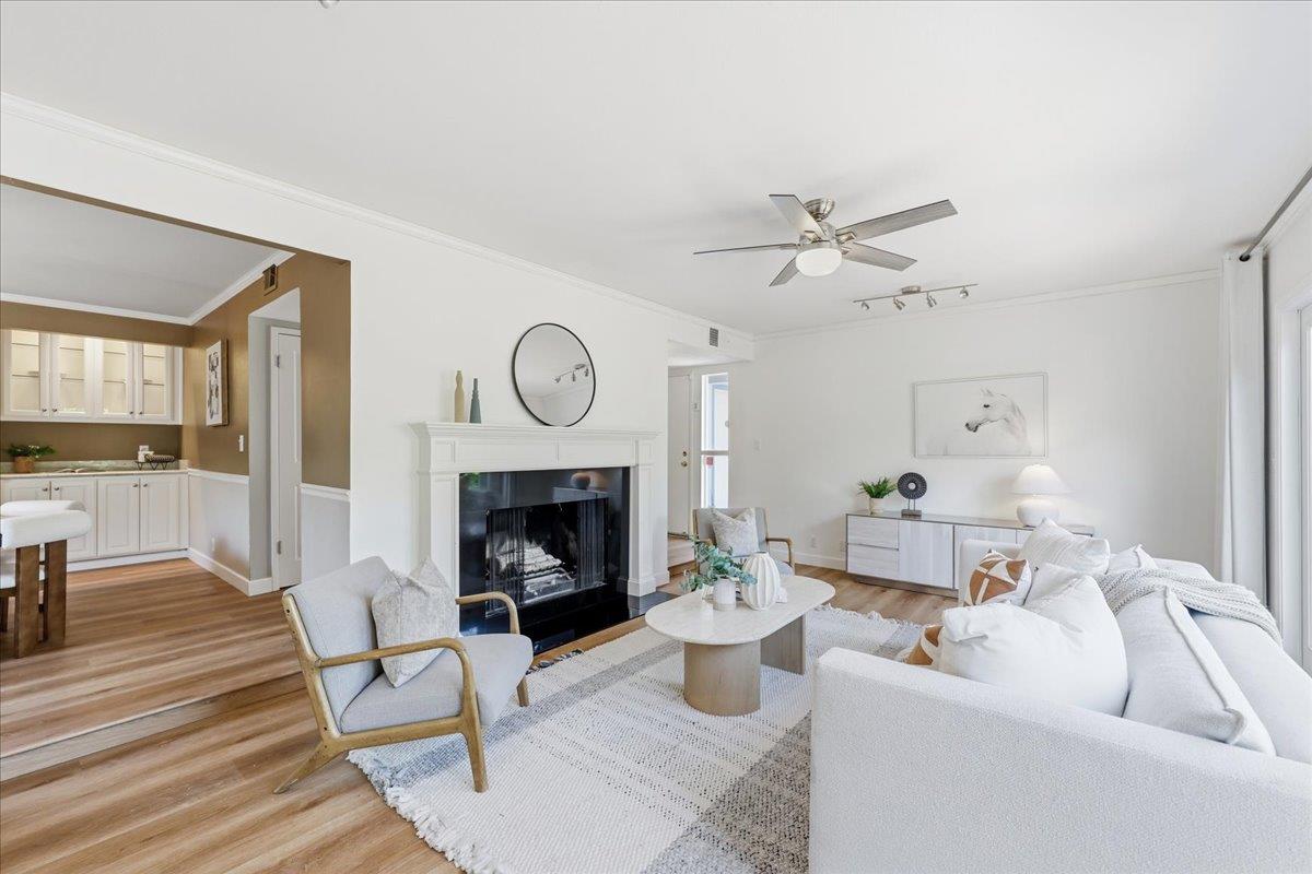 1689 Luika PL - Bedroom