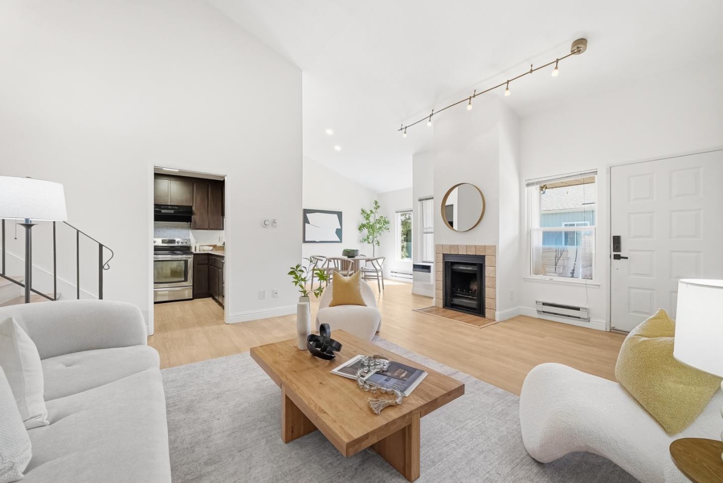 909 Apricot AVE C - Interior
