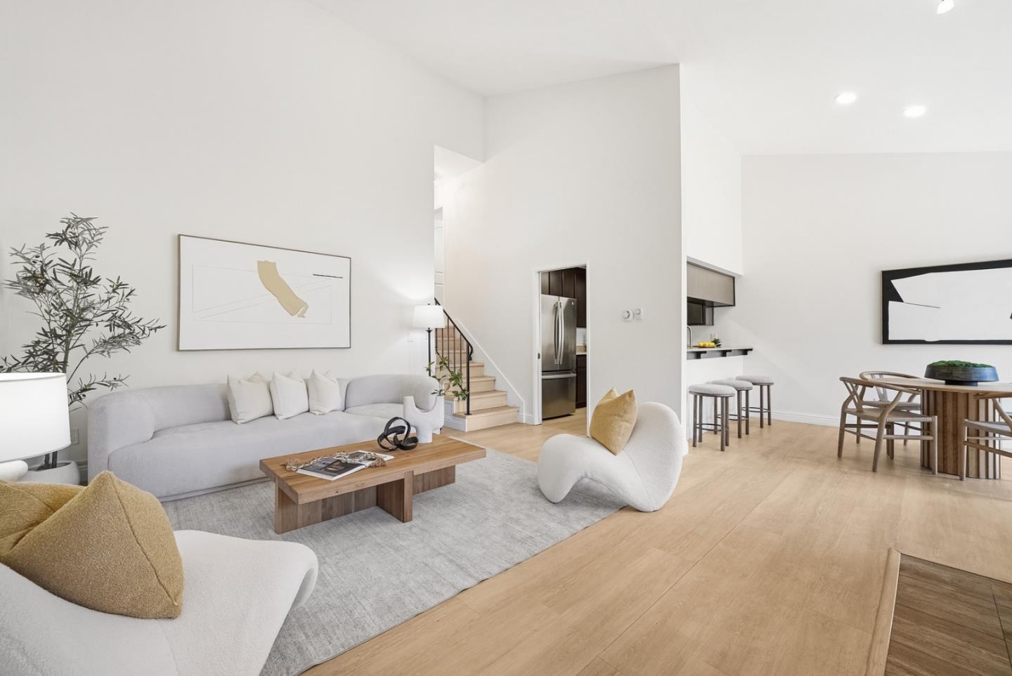 909 Apricot AVE C - Living area