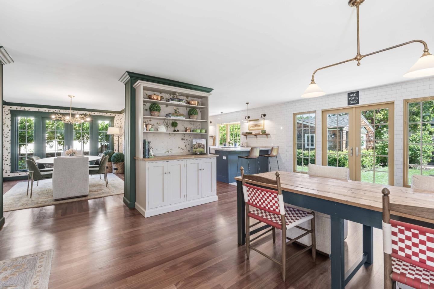 1427 Byron ST - Living area