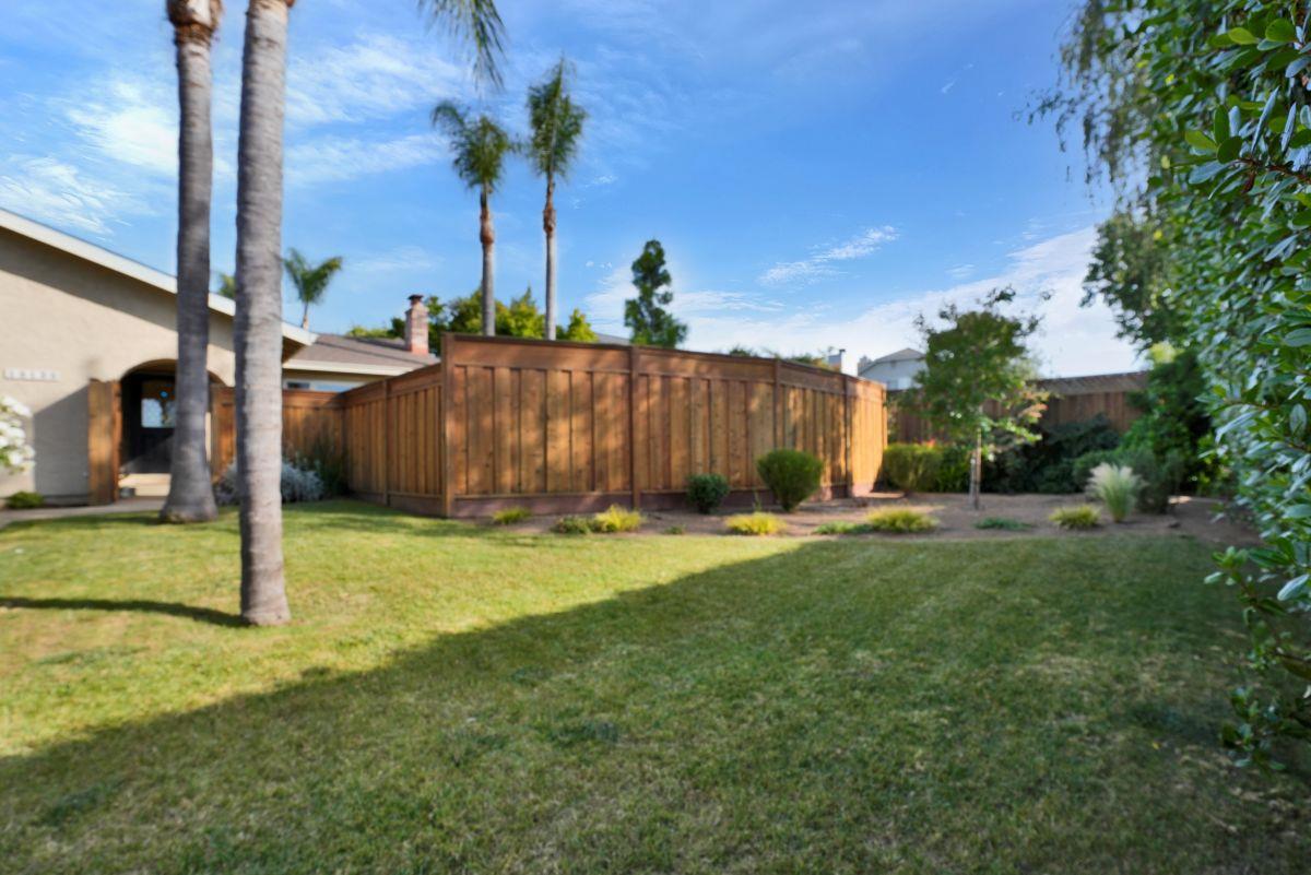 15135 La Rocca CT - Kitchen