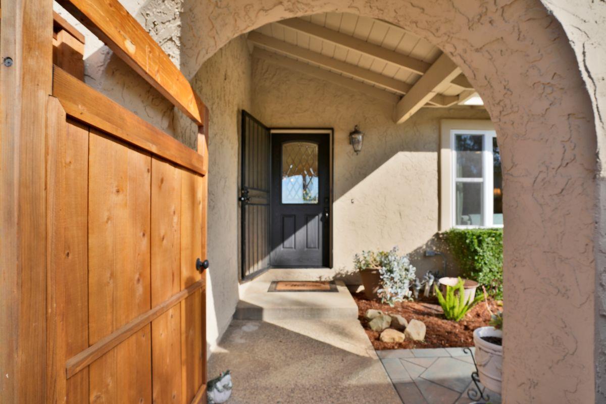 15135 La Rocca CT - Bathroom