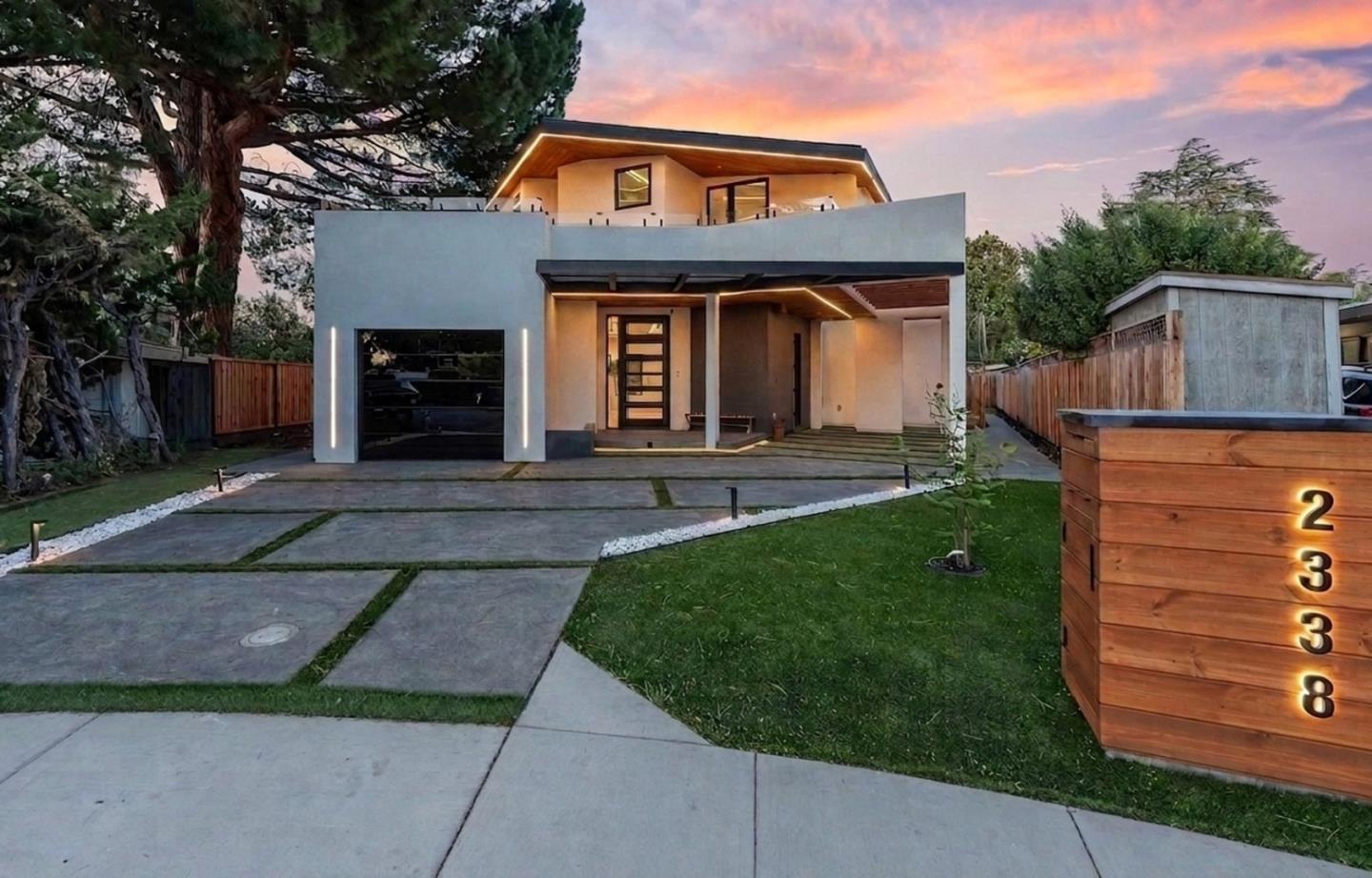 2338 Thompson CT