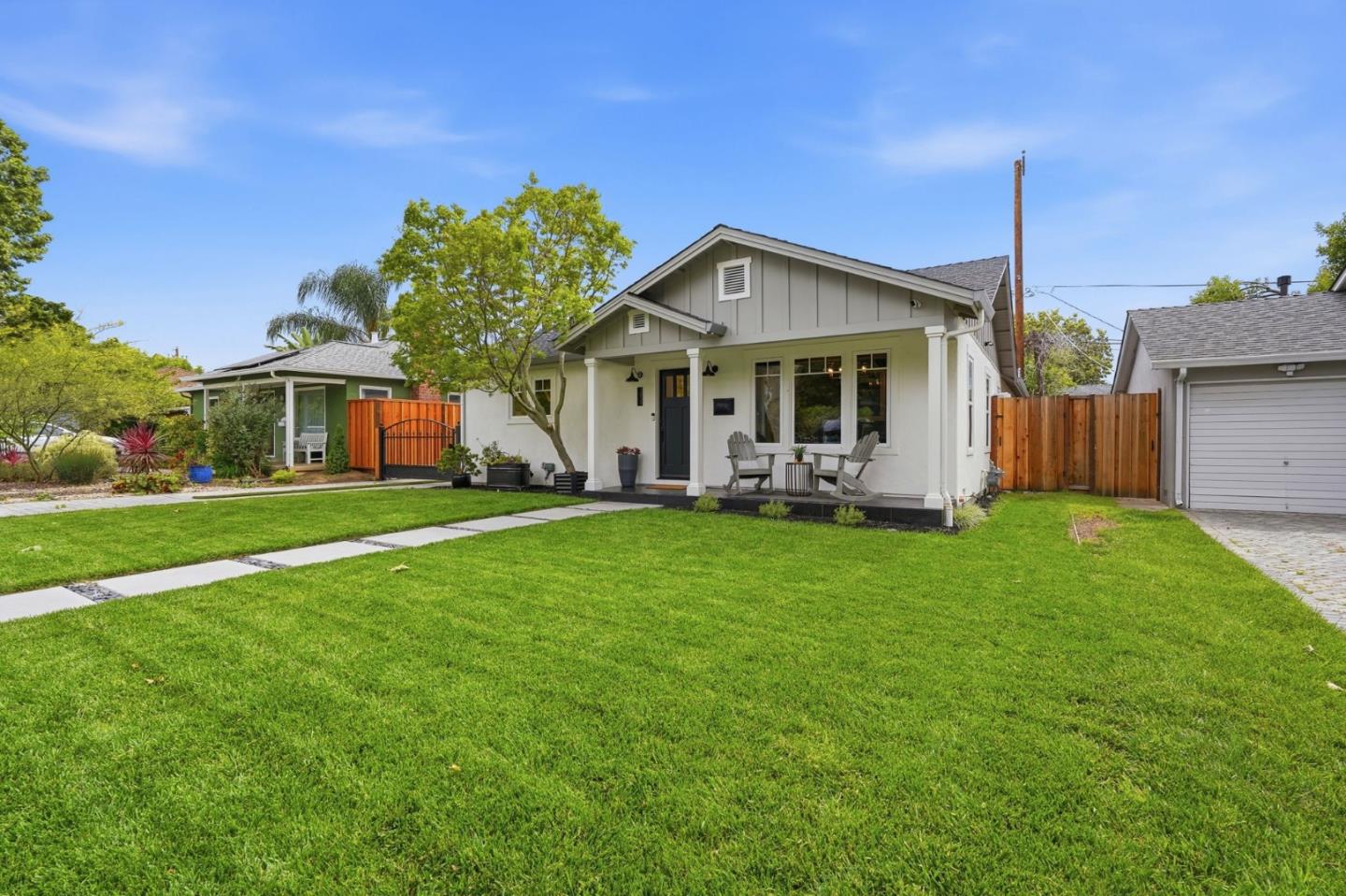 1835 Ellen AVE - Living area