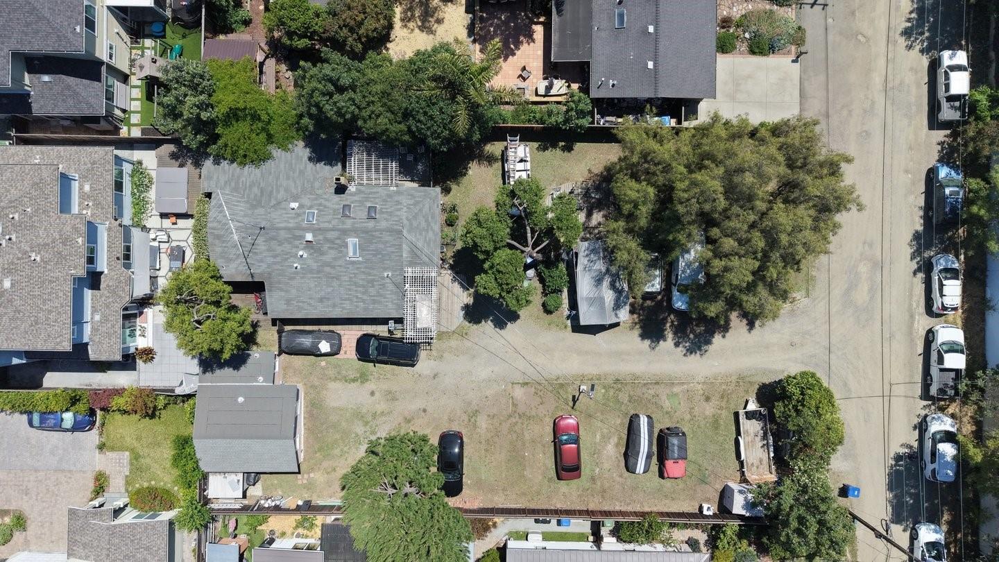 1270 Hoffman LN