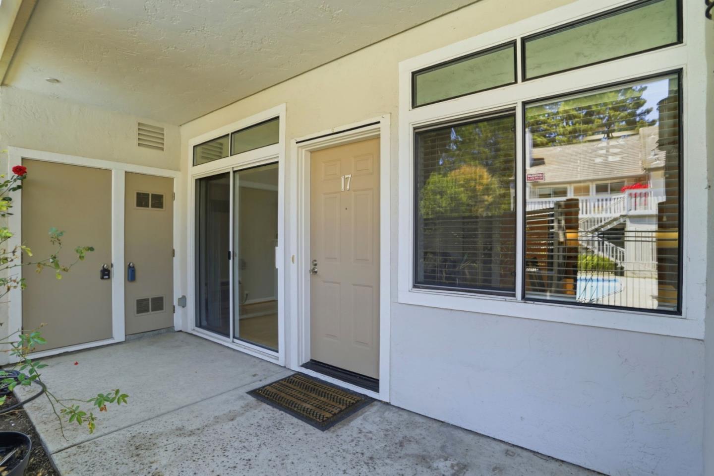 2968 Moorpark AVE 17 - Living area