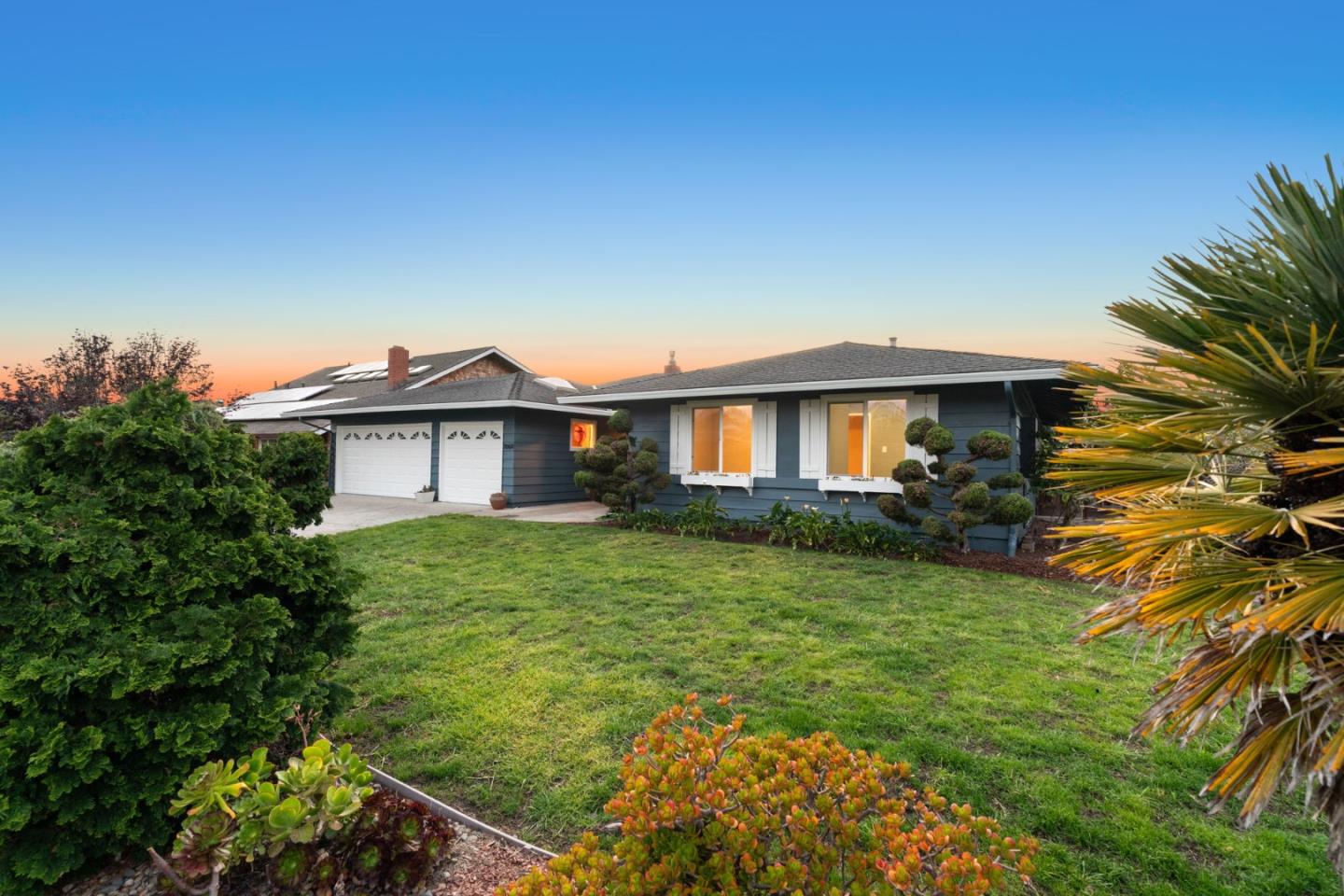 2060 Touraine LN - Backyard