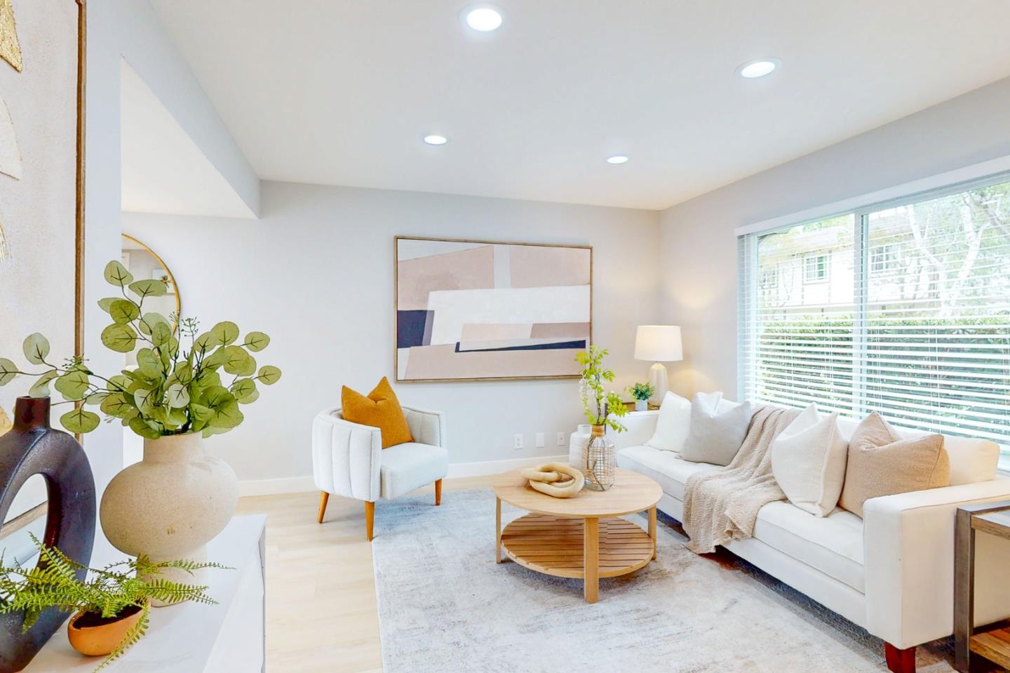 192 Oakbrook CIR