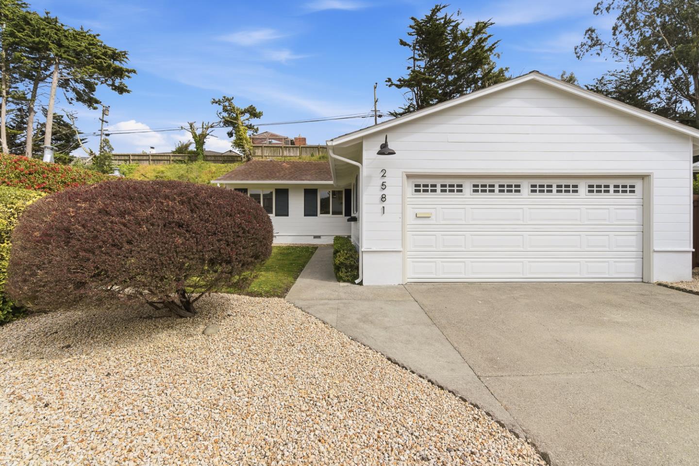2581 Wentworth DR