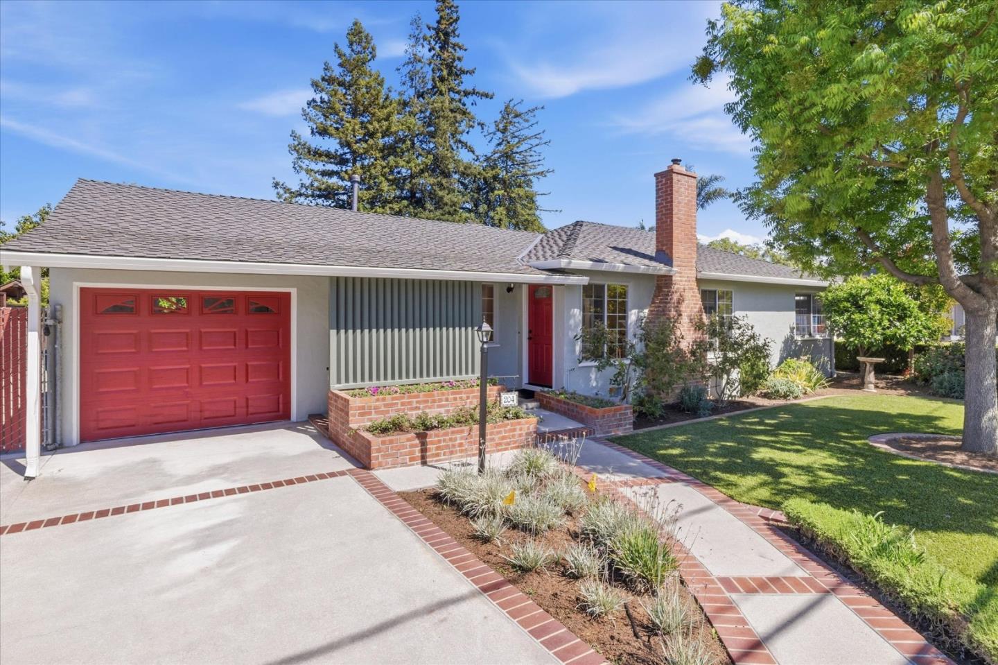204 Hardy AVE
