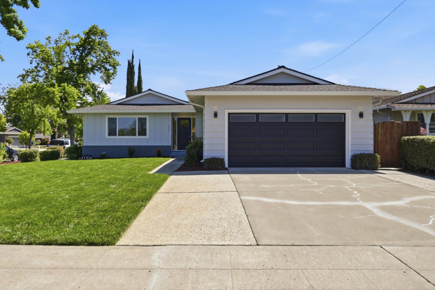 902 Camellia WAY