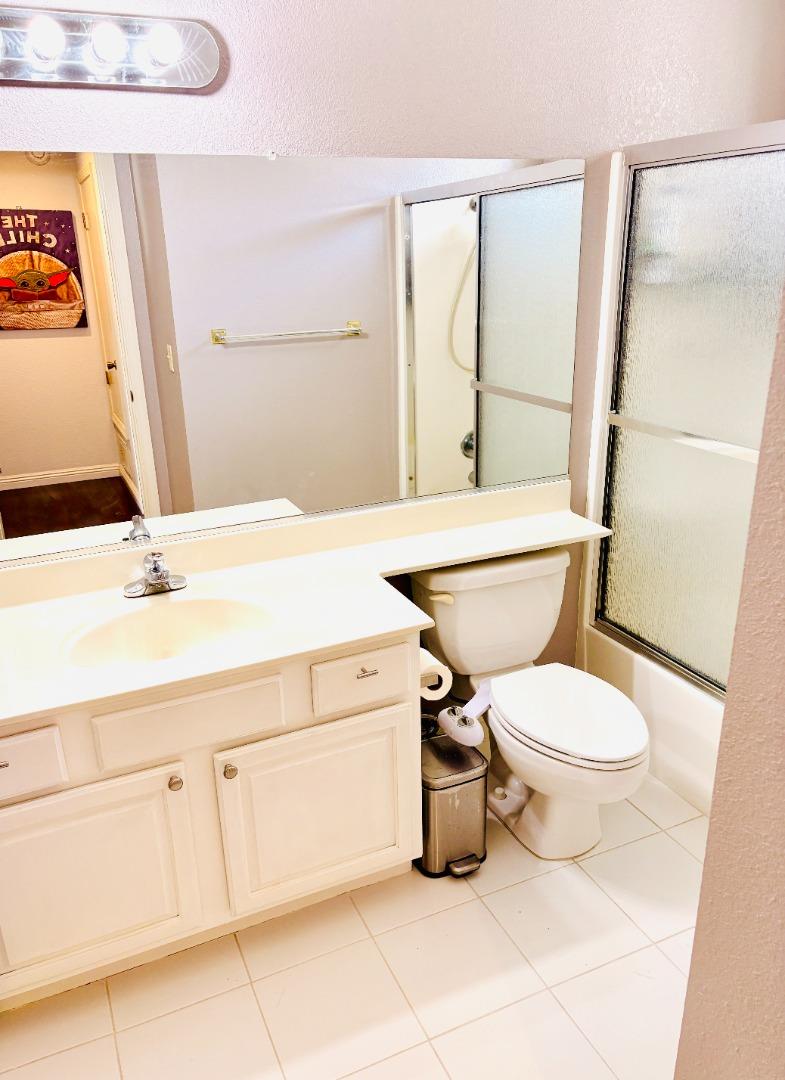 614 Devlin CT - Bathroom