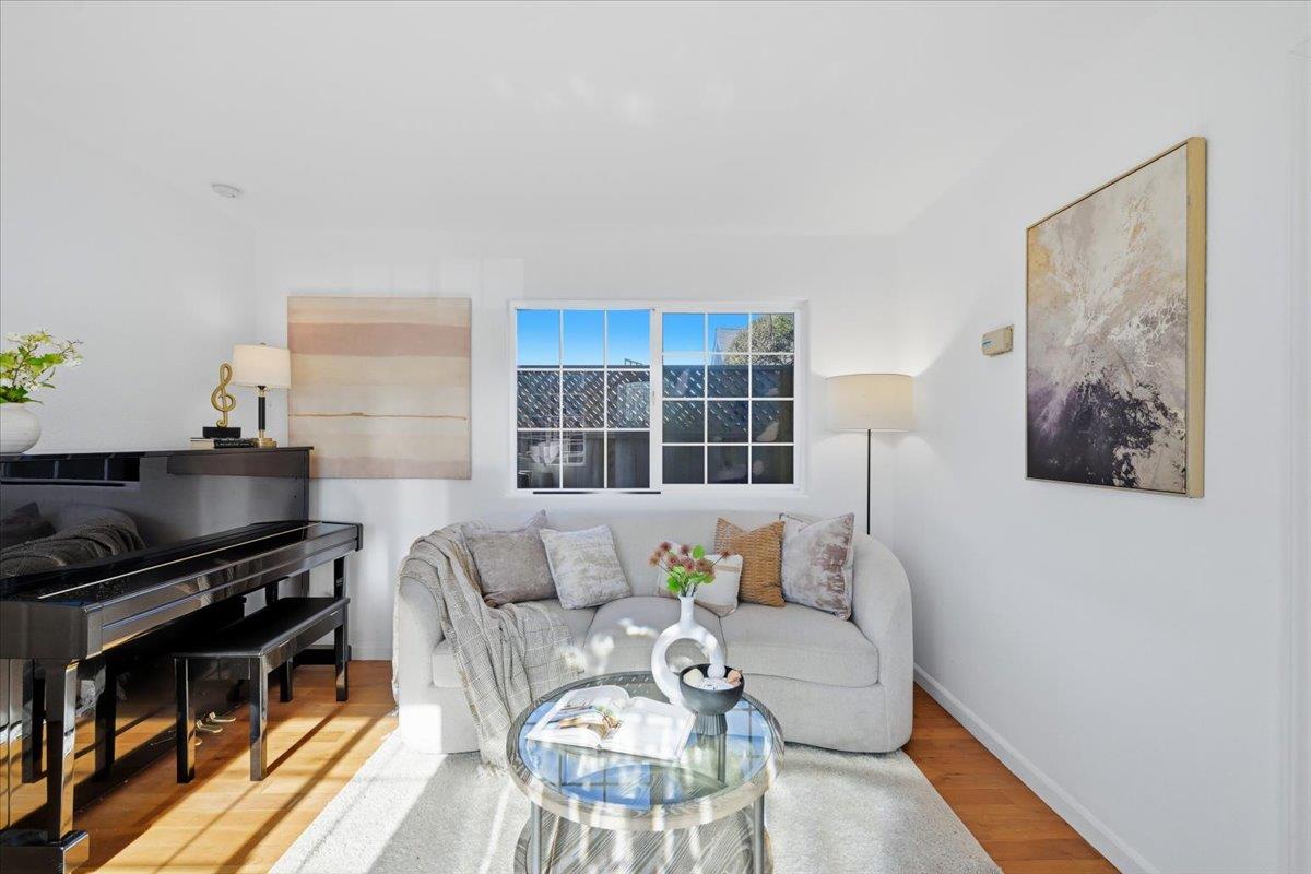 354 Irving AVE - Kitchen