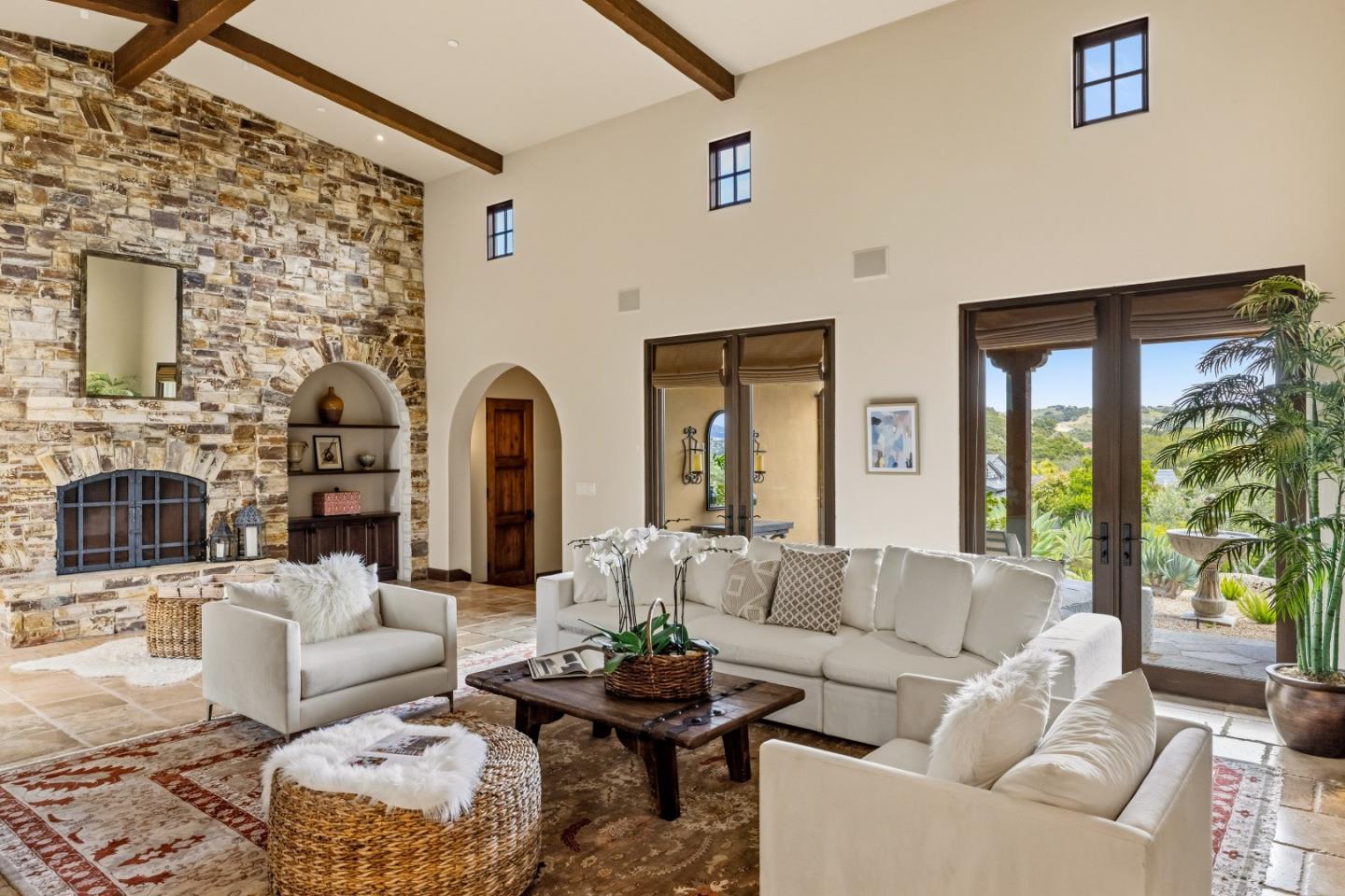 312 Pasadera CT - Living area