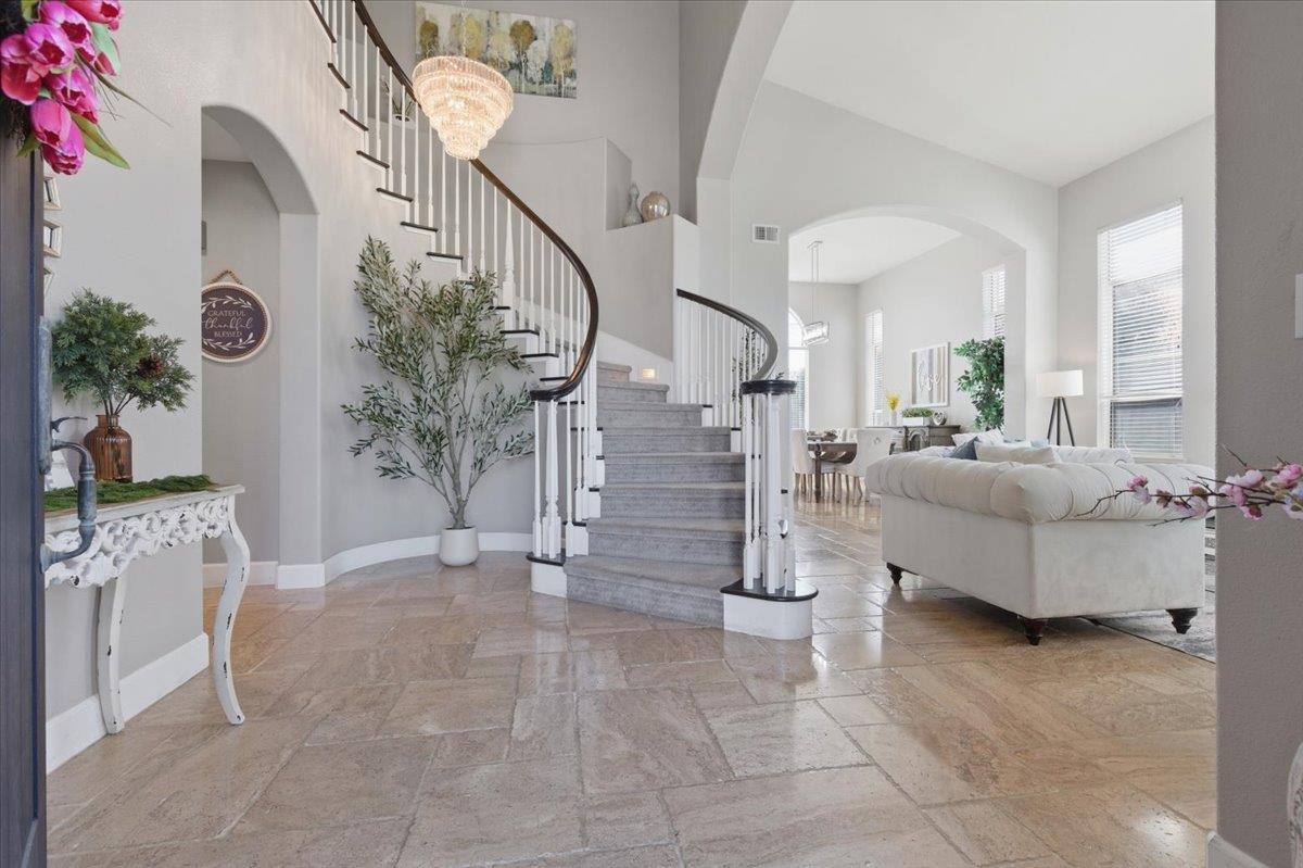 1506 Morning Star DR - Living area
